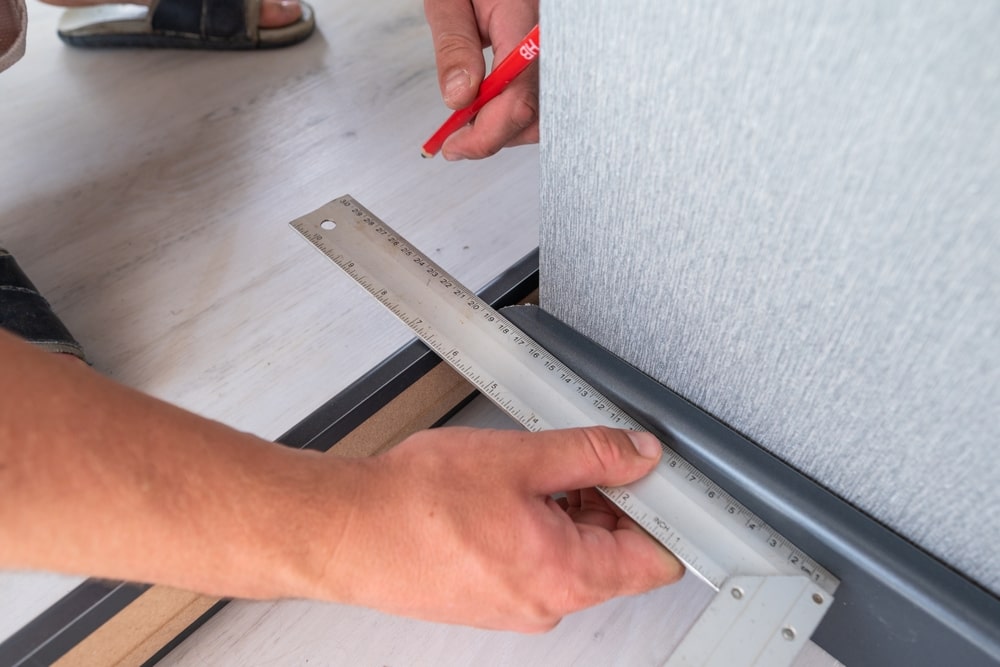 Baseboard Measurements and Cuts
